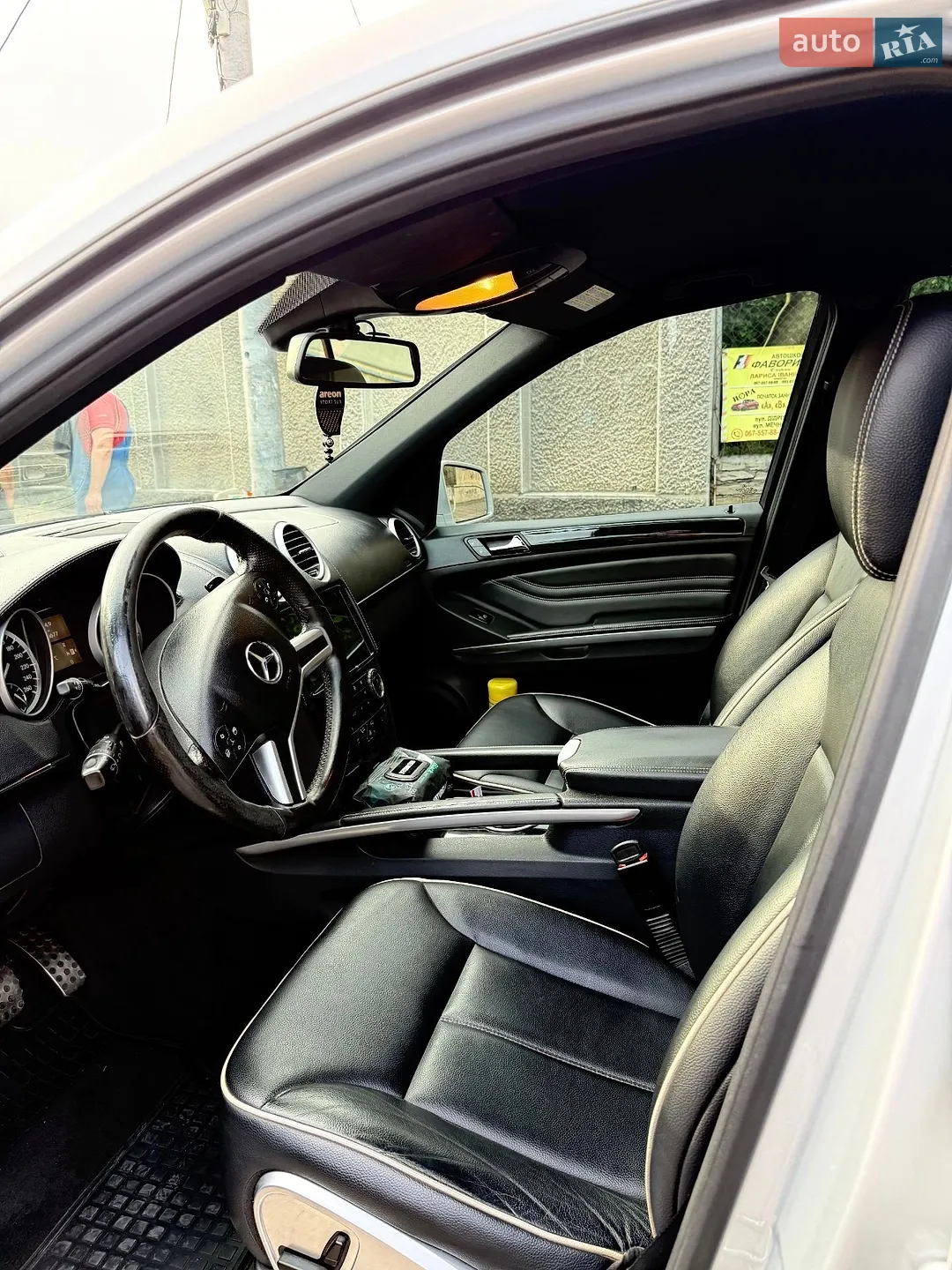 Mercedes-Benz M-Class, 2011