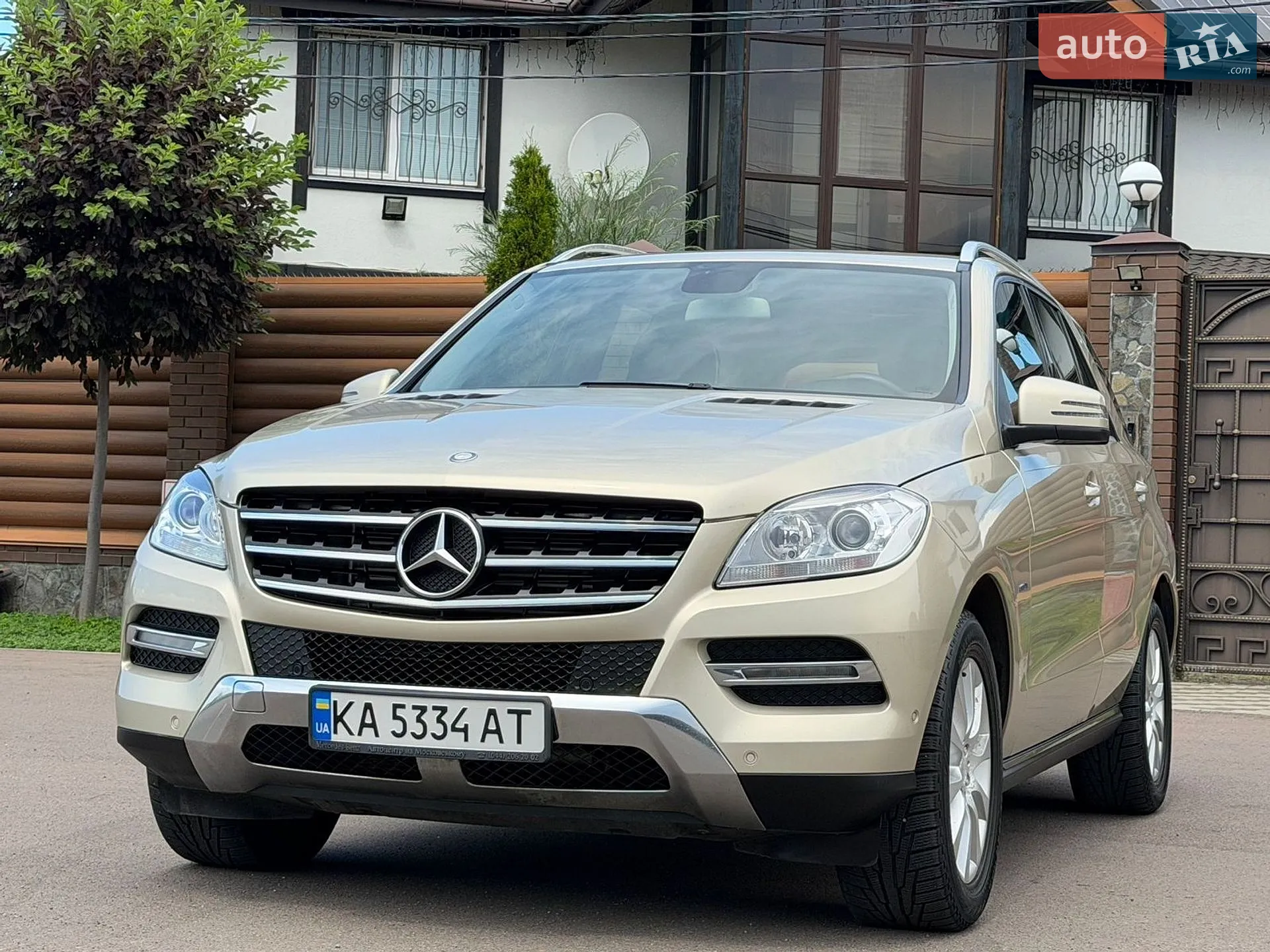 Mercedes-Benz M-Class, 2011
