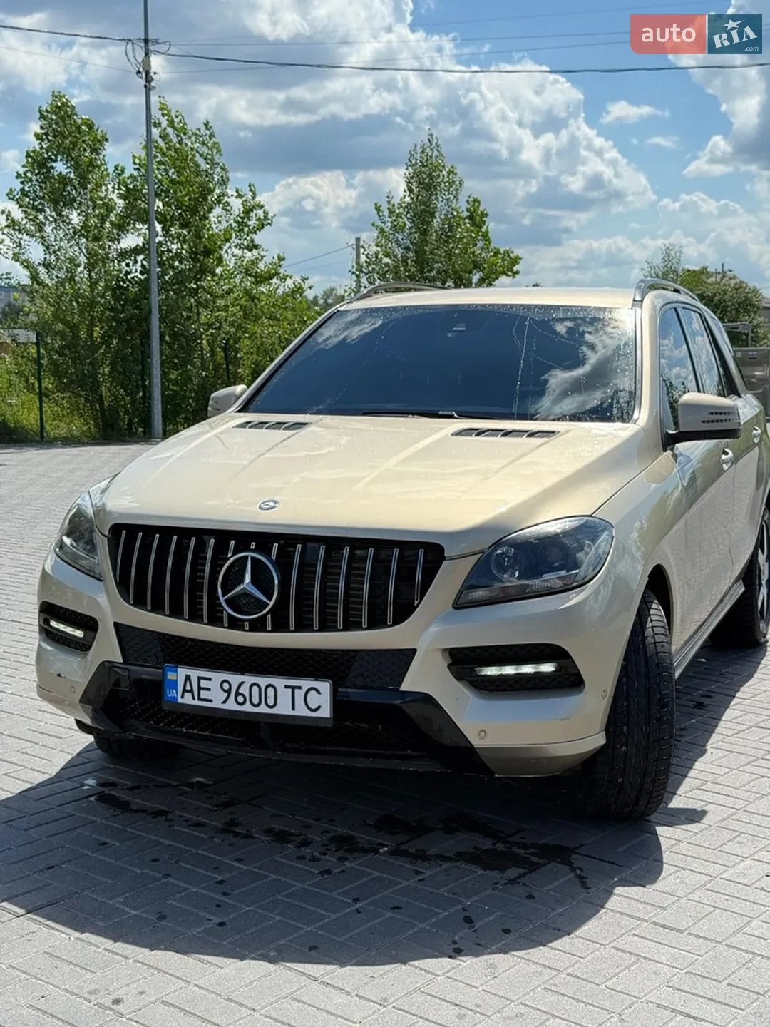 Mercedes-Benz M-Class, 2011