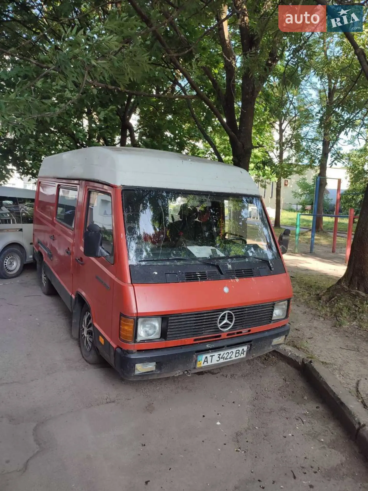 Mercedes-Benz MB-Class, 1992