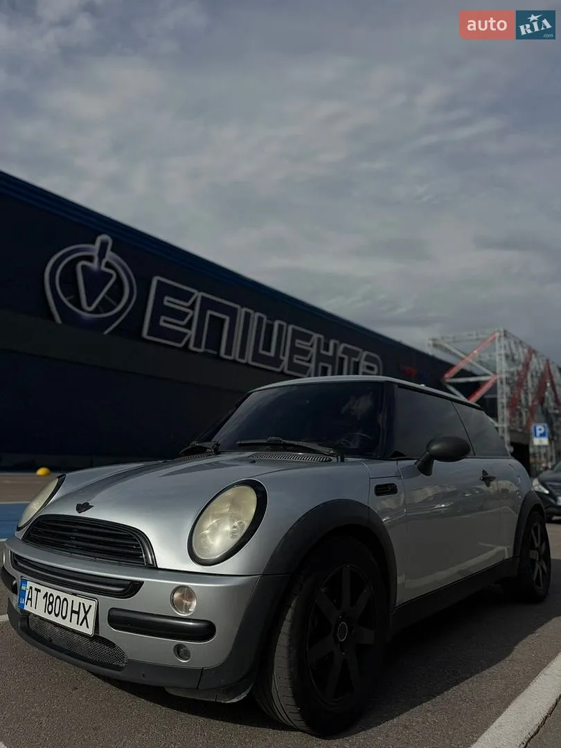 MINI Cooper, 2004