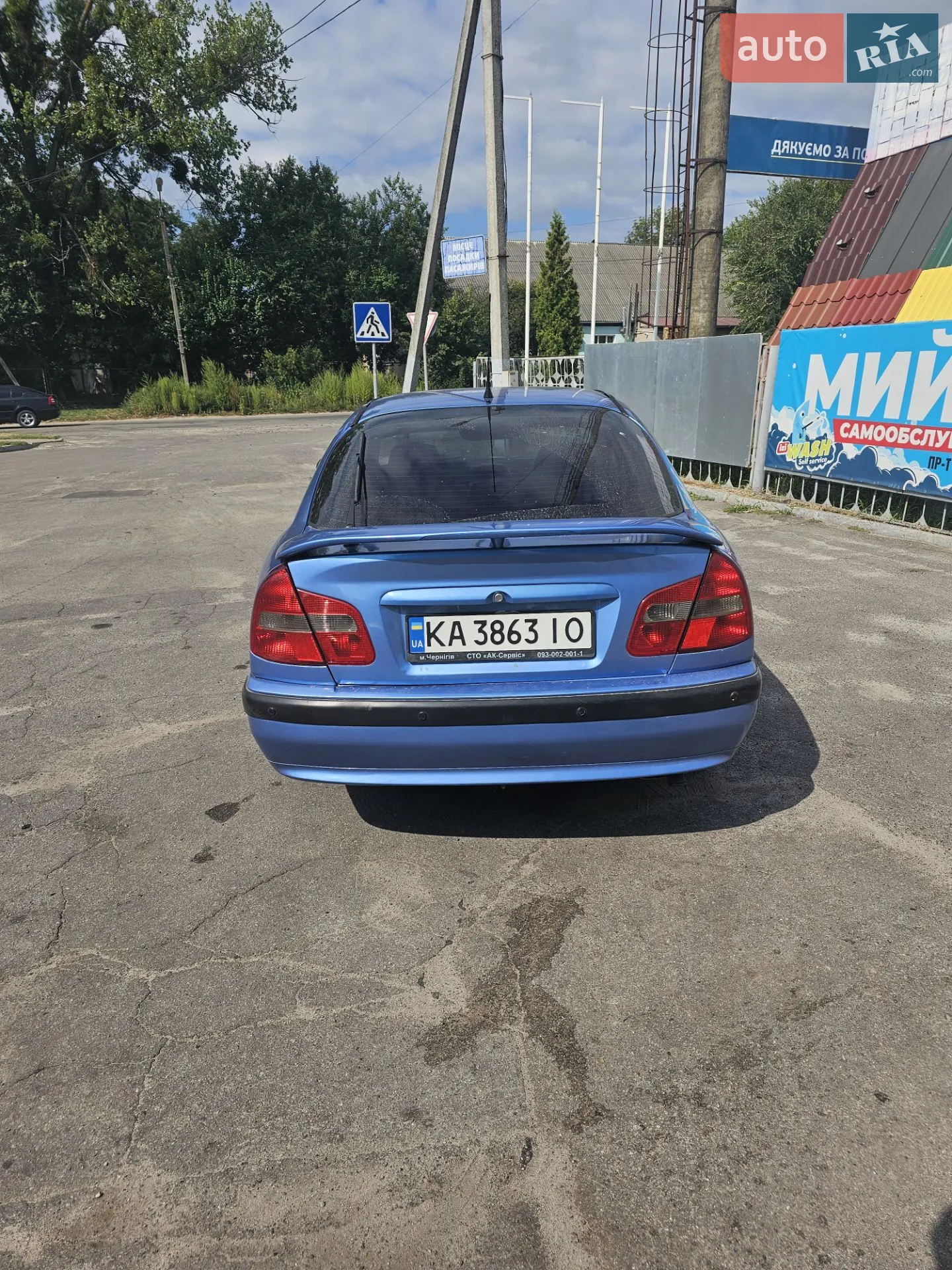 Mitsubishi Carisma, 2001