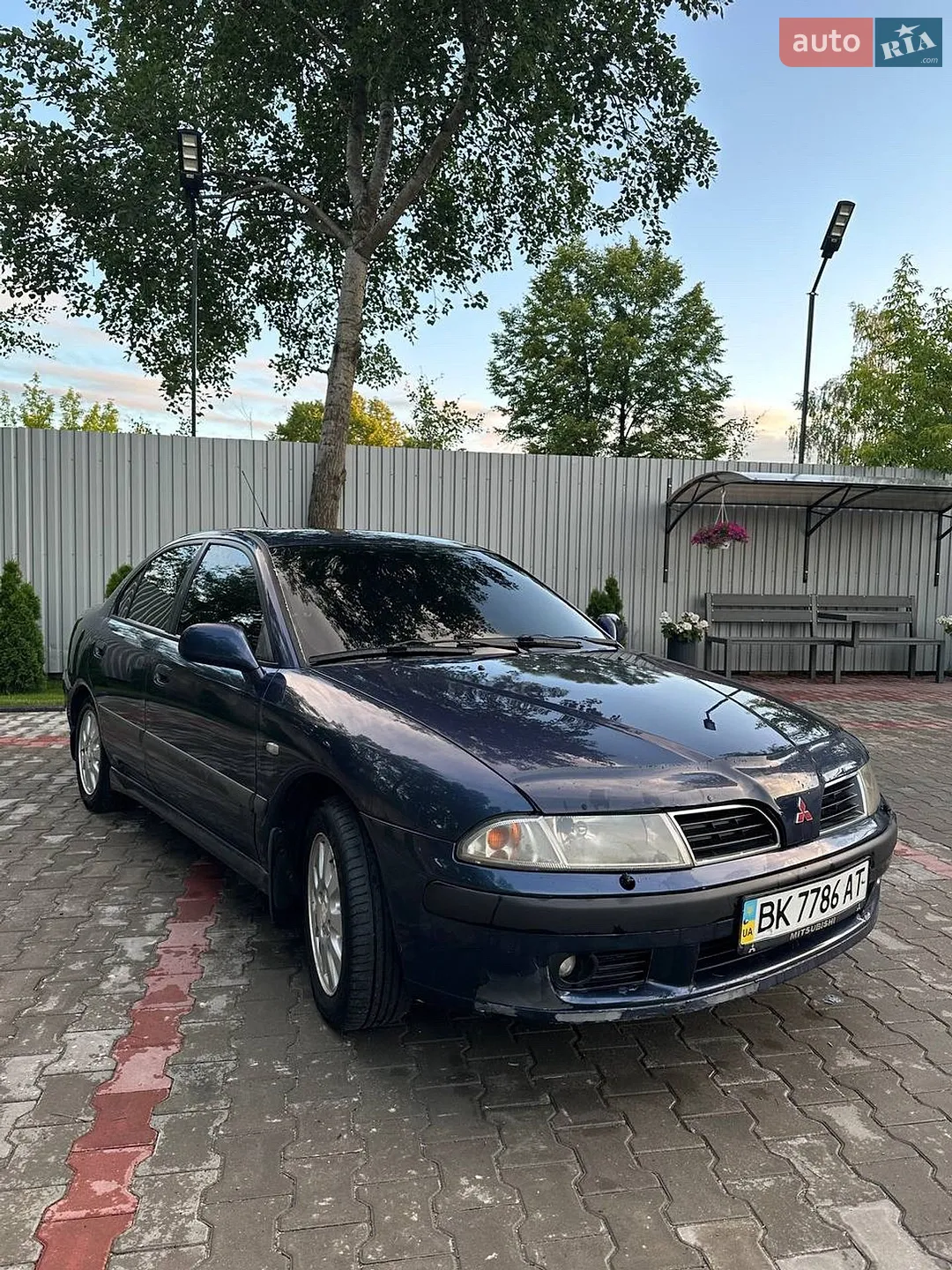 Mitsubishi Carisma, 2001