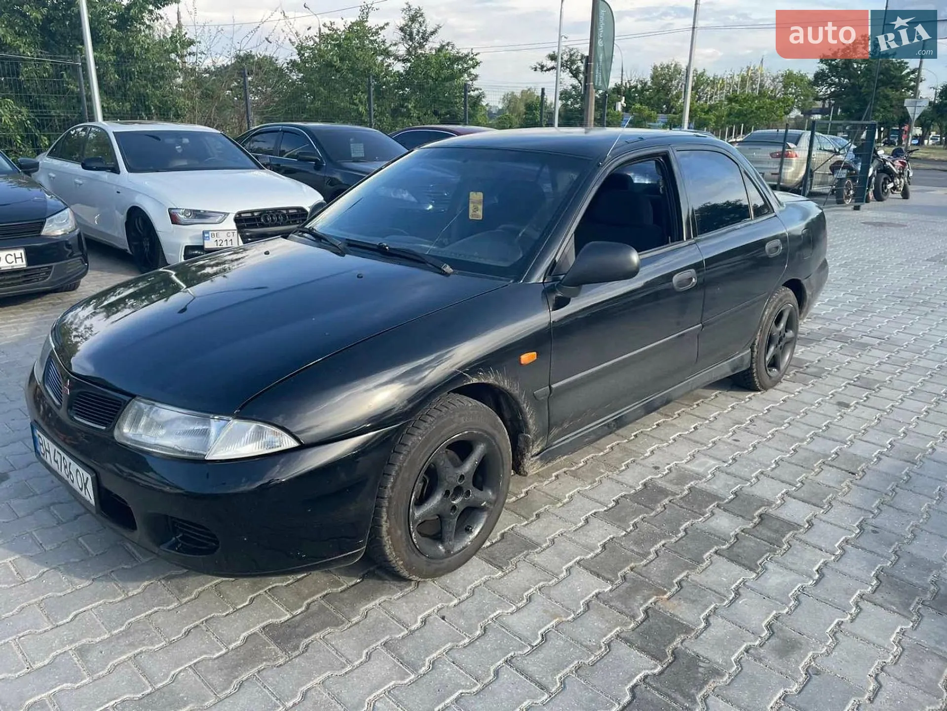 Mitsubishi Carisma, 1998