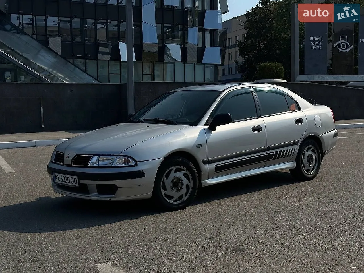 Mitsubishi Carisma, 2001