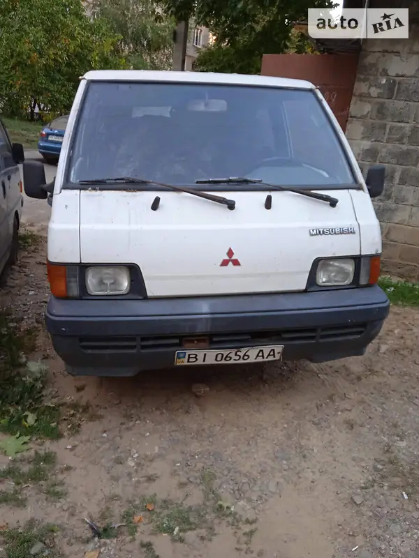 Mitsubishi Delica, 1990
