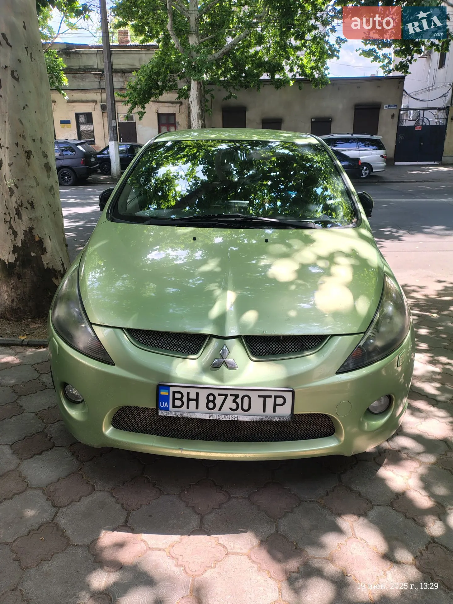 Mitsubishi Grandis, 2004