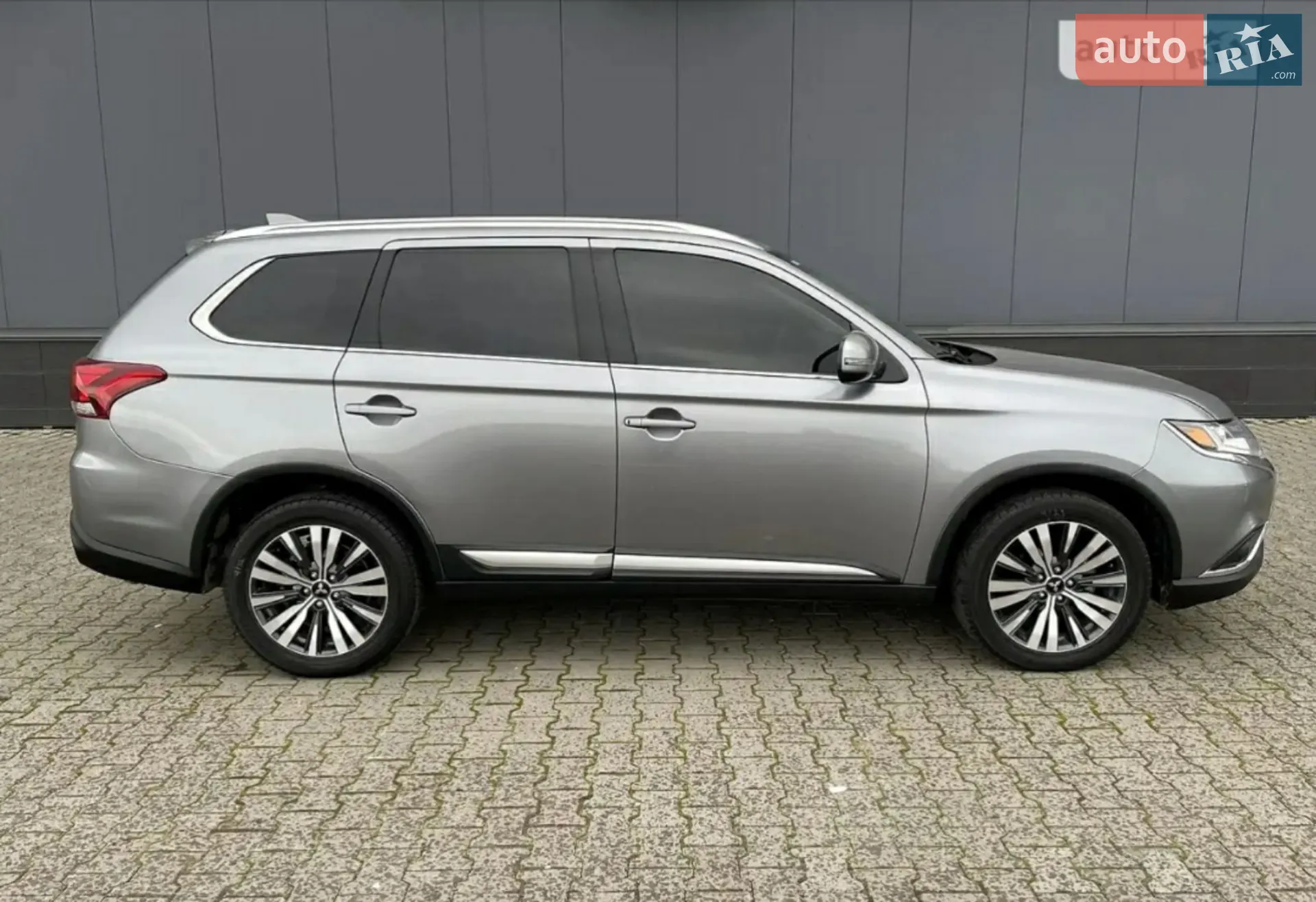 Mitsubishi Outlander, 2019