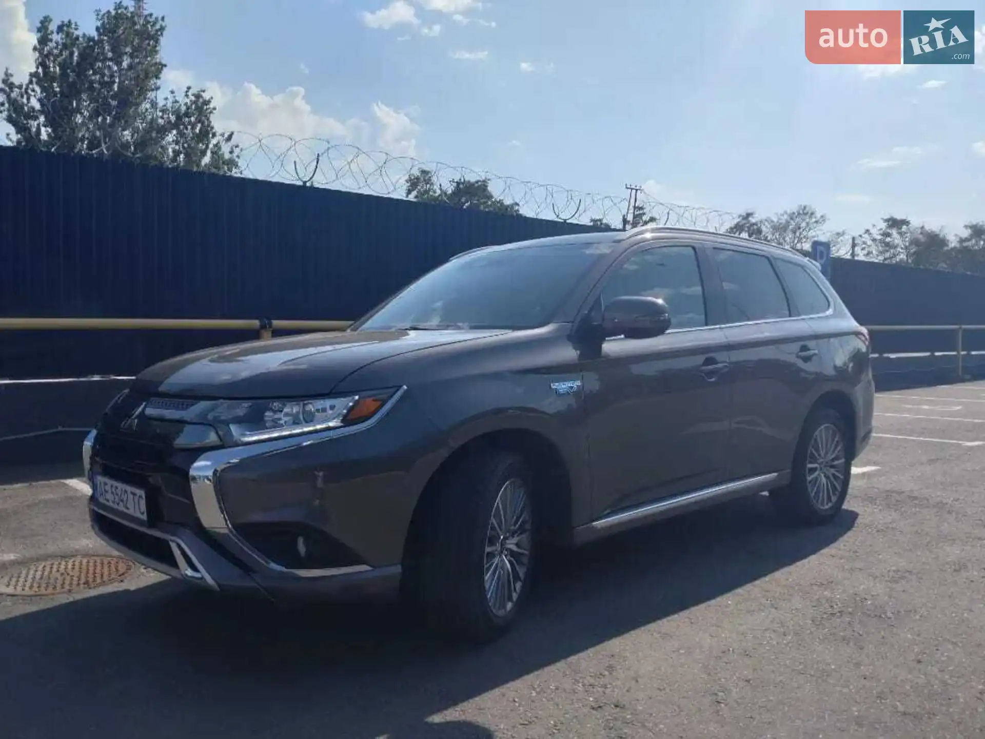 Mitsubishi Outlander 2019 — 1