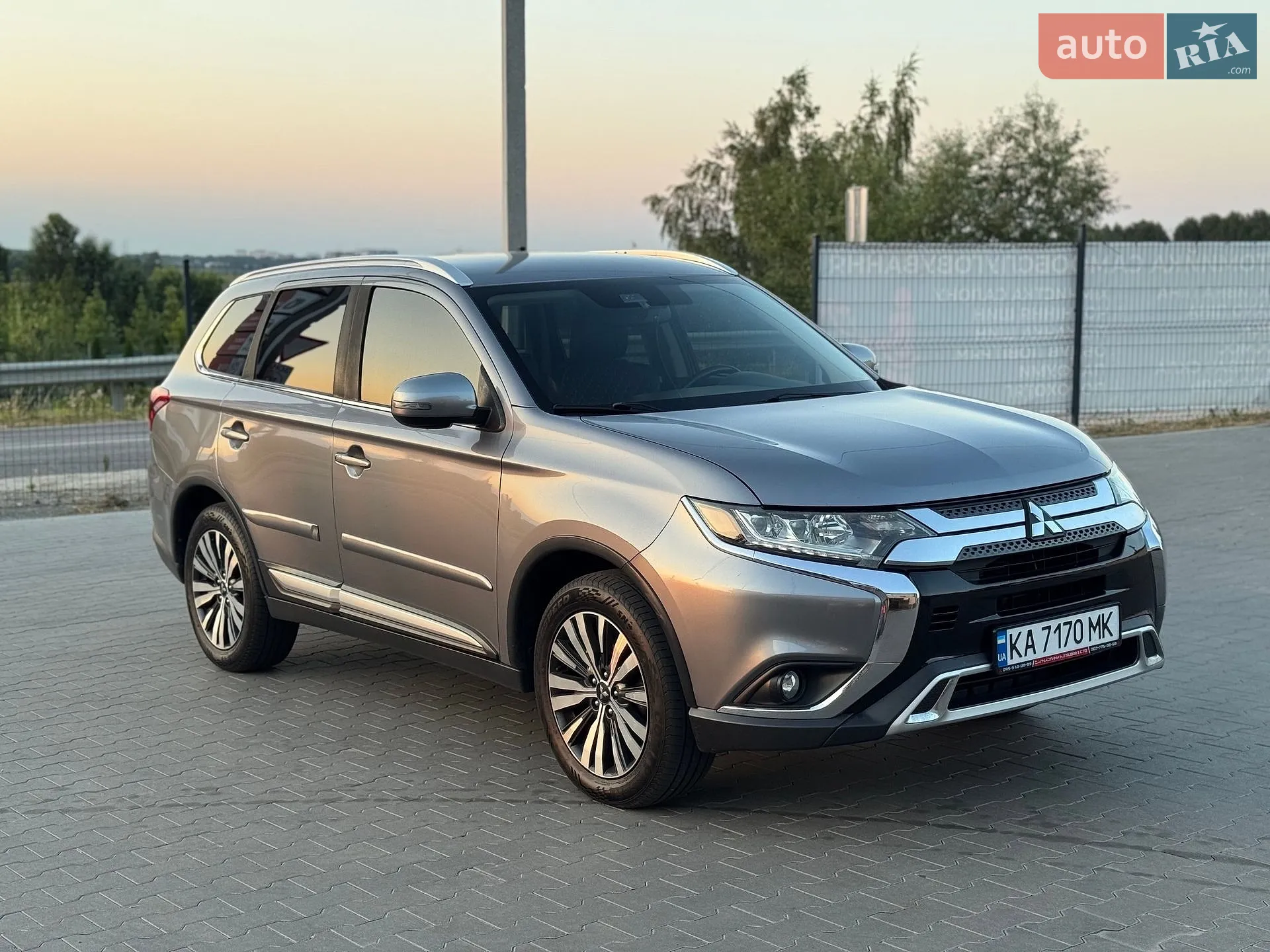 Mitsubishi Outlander, 2020