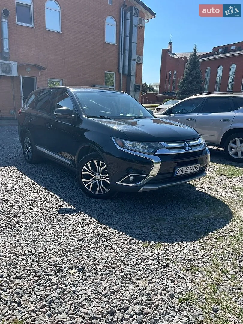 Mitsubishi Outlander, 2015