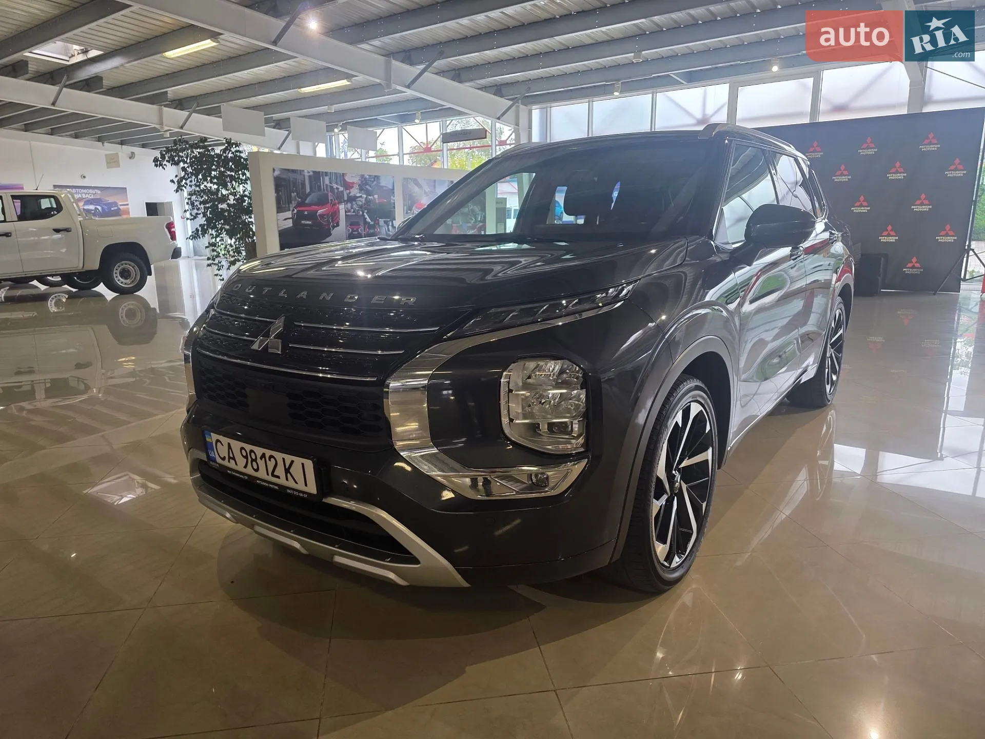 Mitsubishi Outlander, 2024