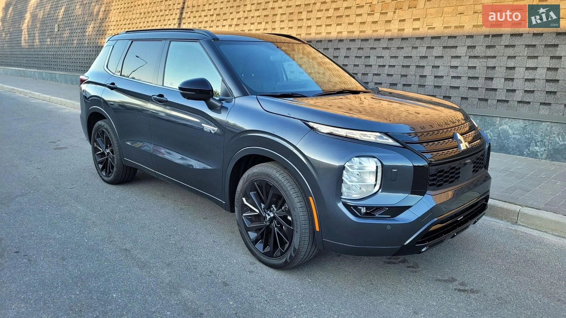 Mitsubishi Outlander, 2024