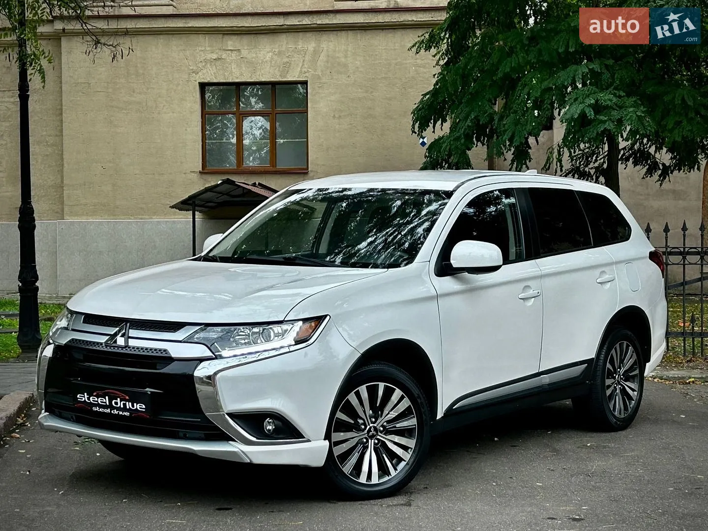 Mitsubishi Outlander, 2020