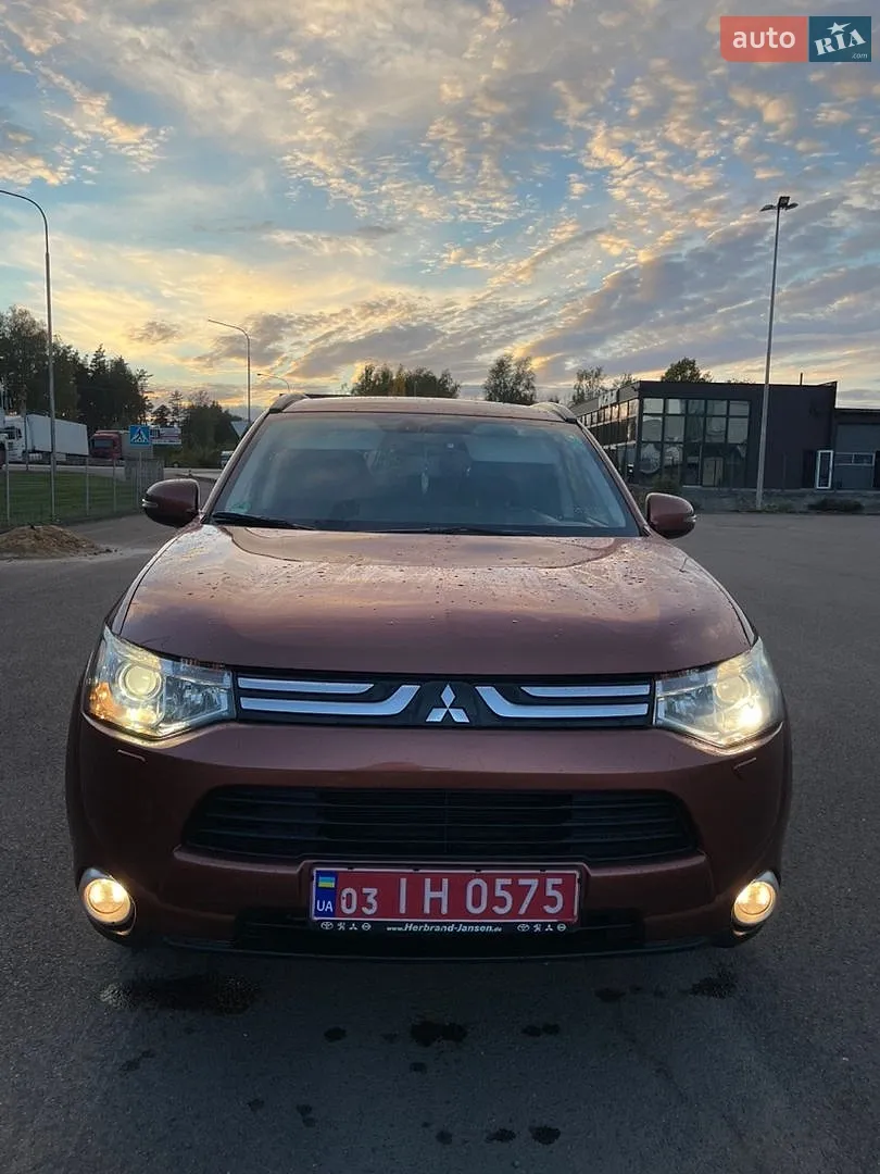 Mitsubishi Outlander, 2012