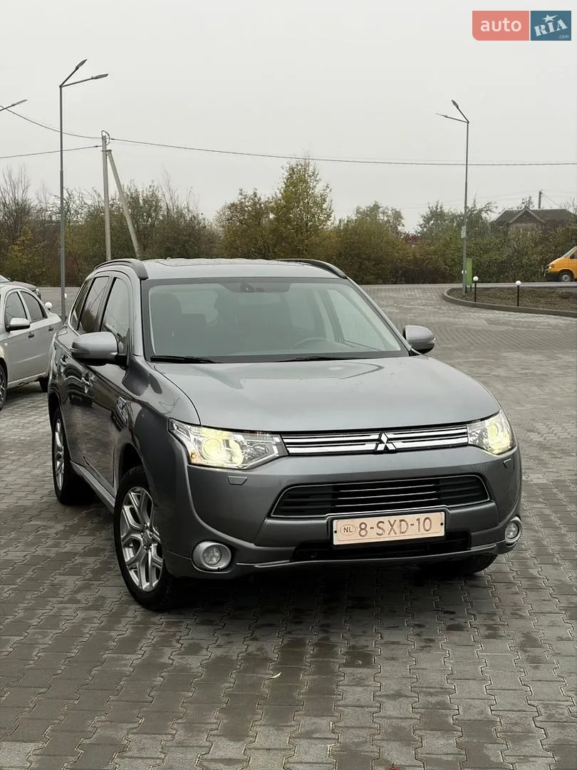 Mitsubishi Outlander, 2014