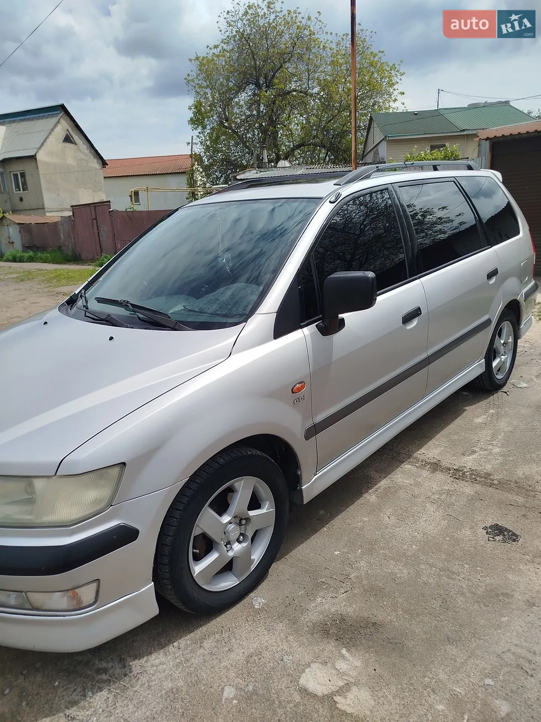 Mitsubishi Space Wagon, 1999