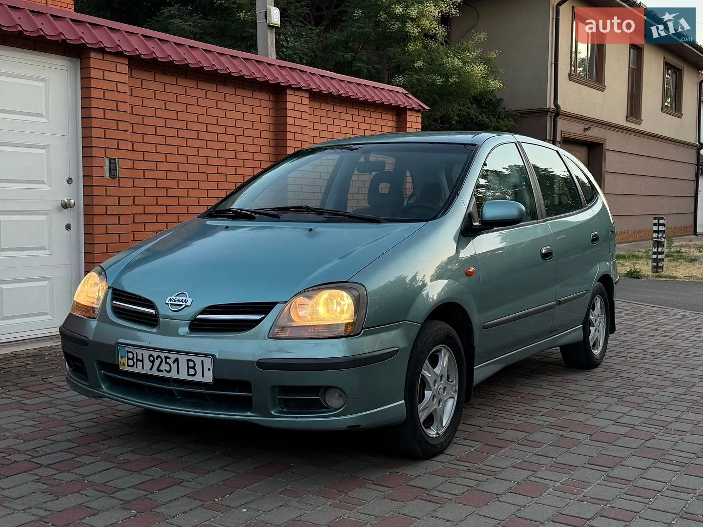 Nissan Almera Tino, 2002