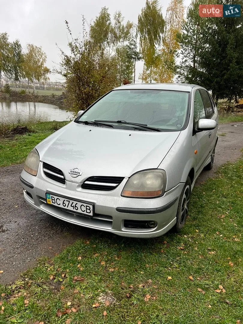 Nissan Almera Tino, 2001