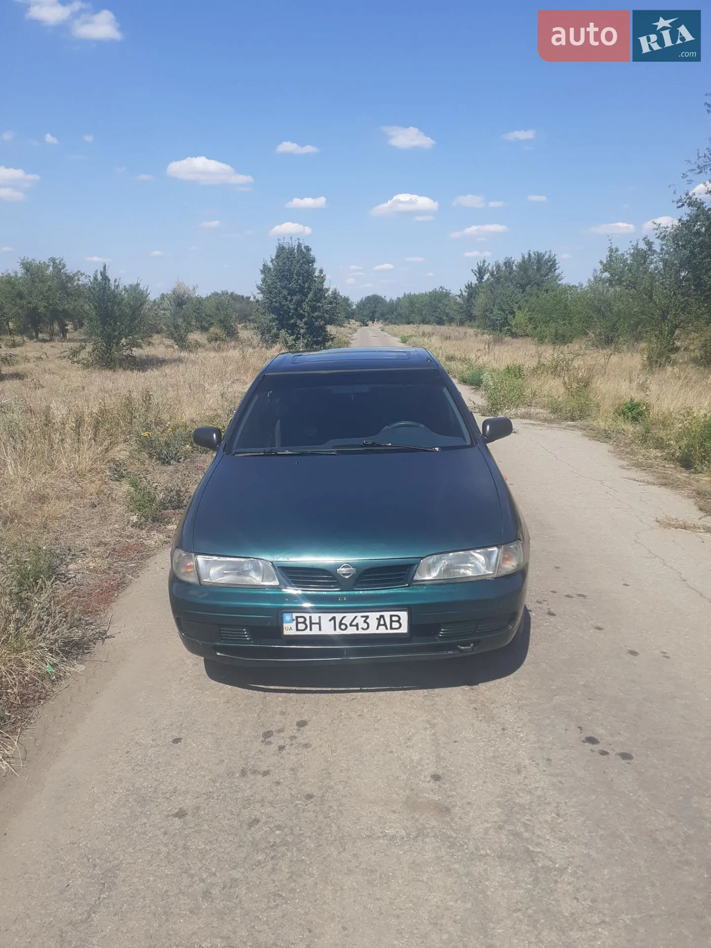Nissan Almera, 1996