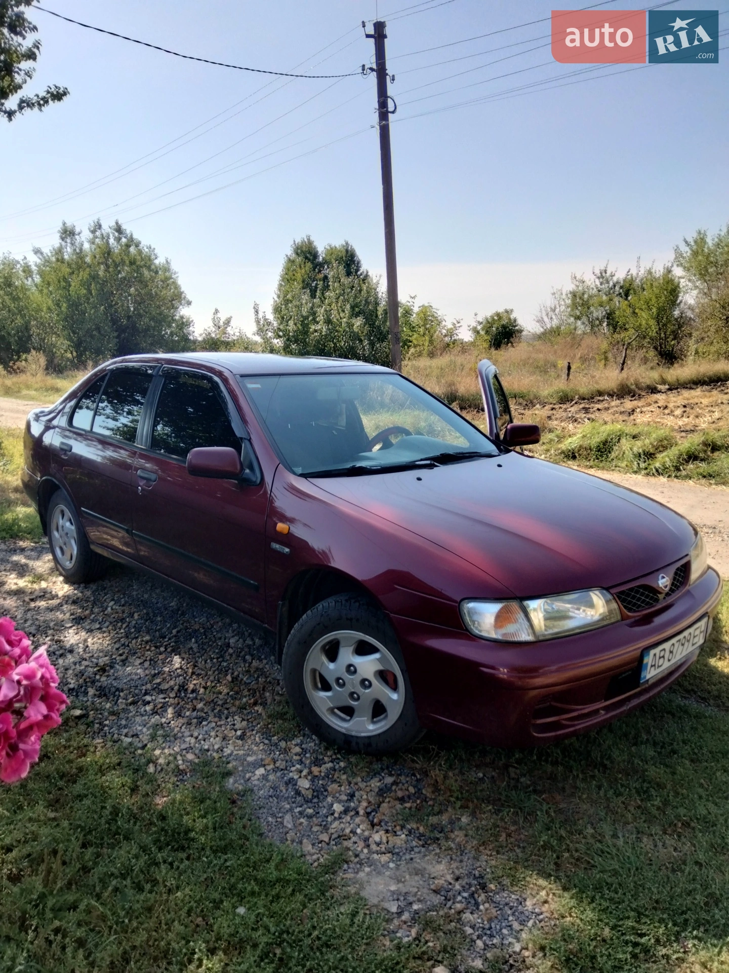 Nissan Almera, 1998