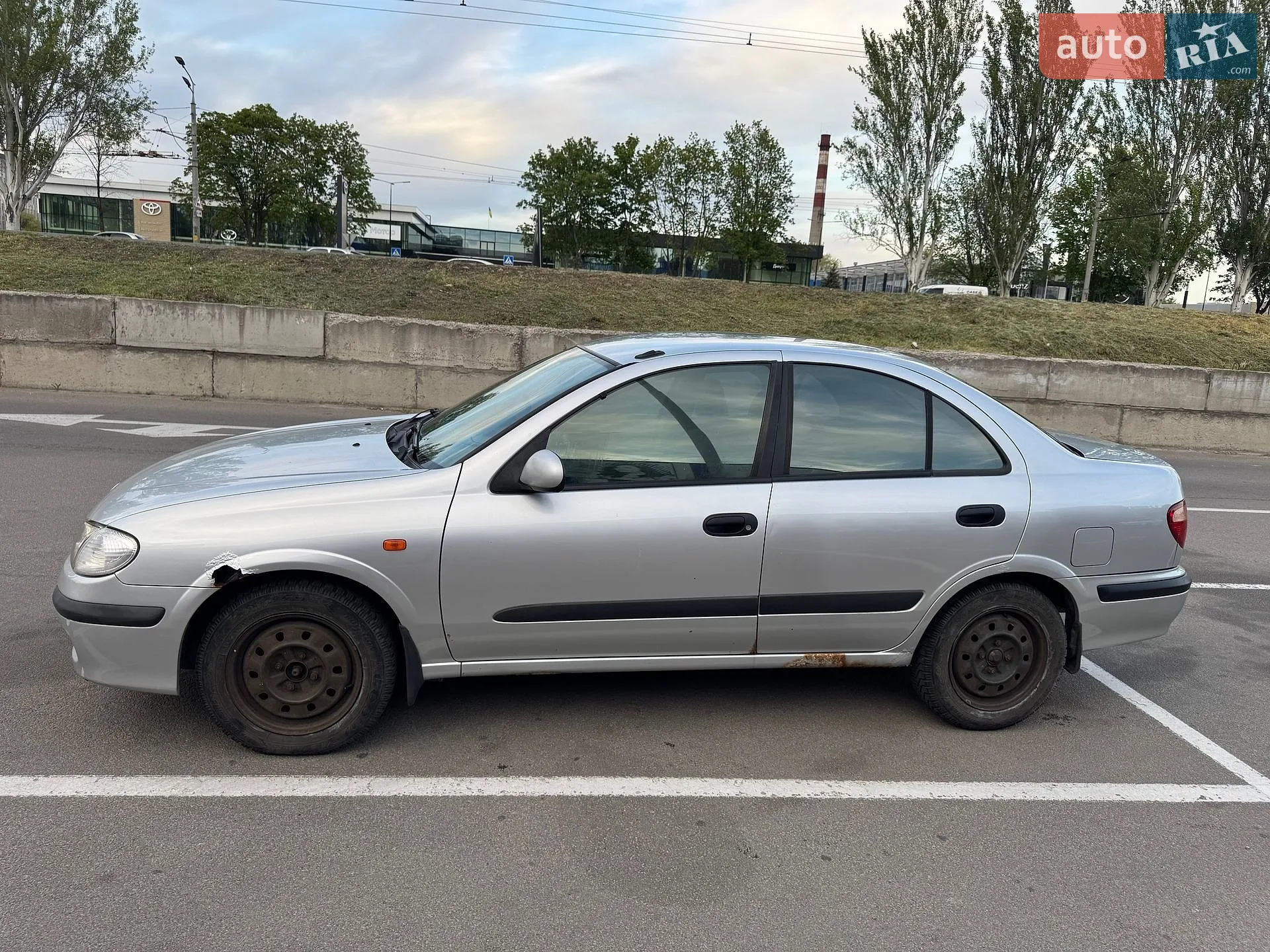 Nissan Almera, 2001