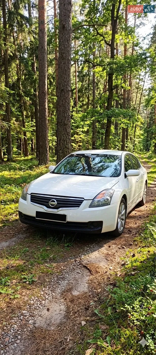 Nissan Altima, 2011