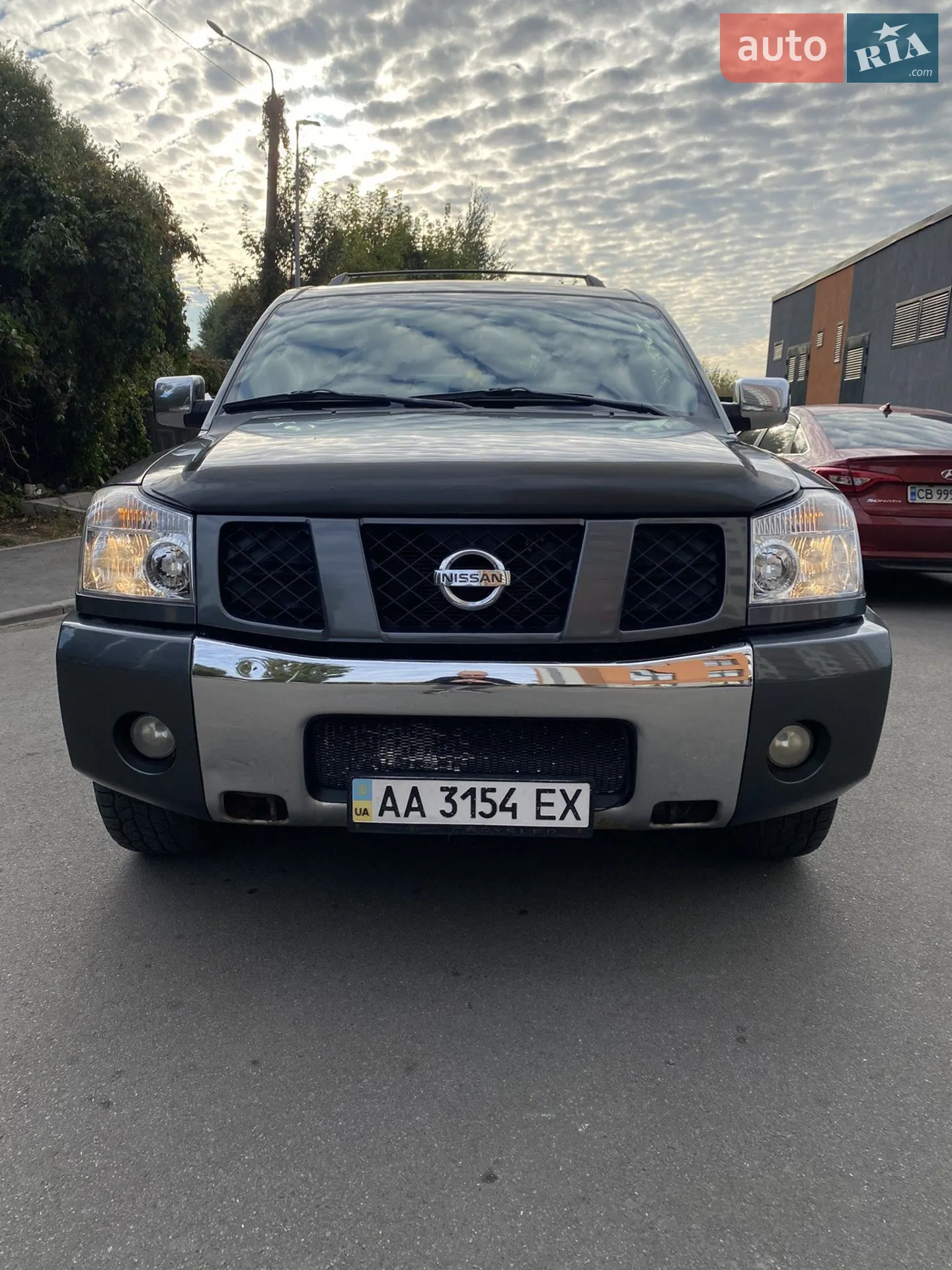 Nissan Armada, 2004
