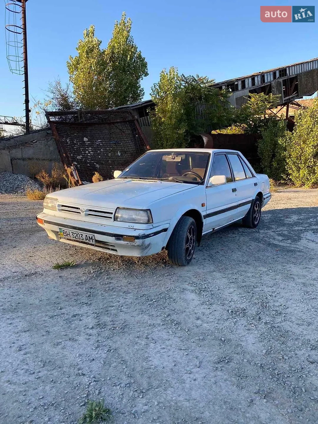 Nissan Bluebird, 1990