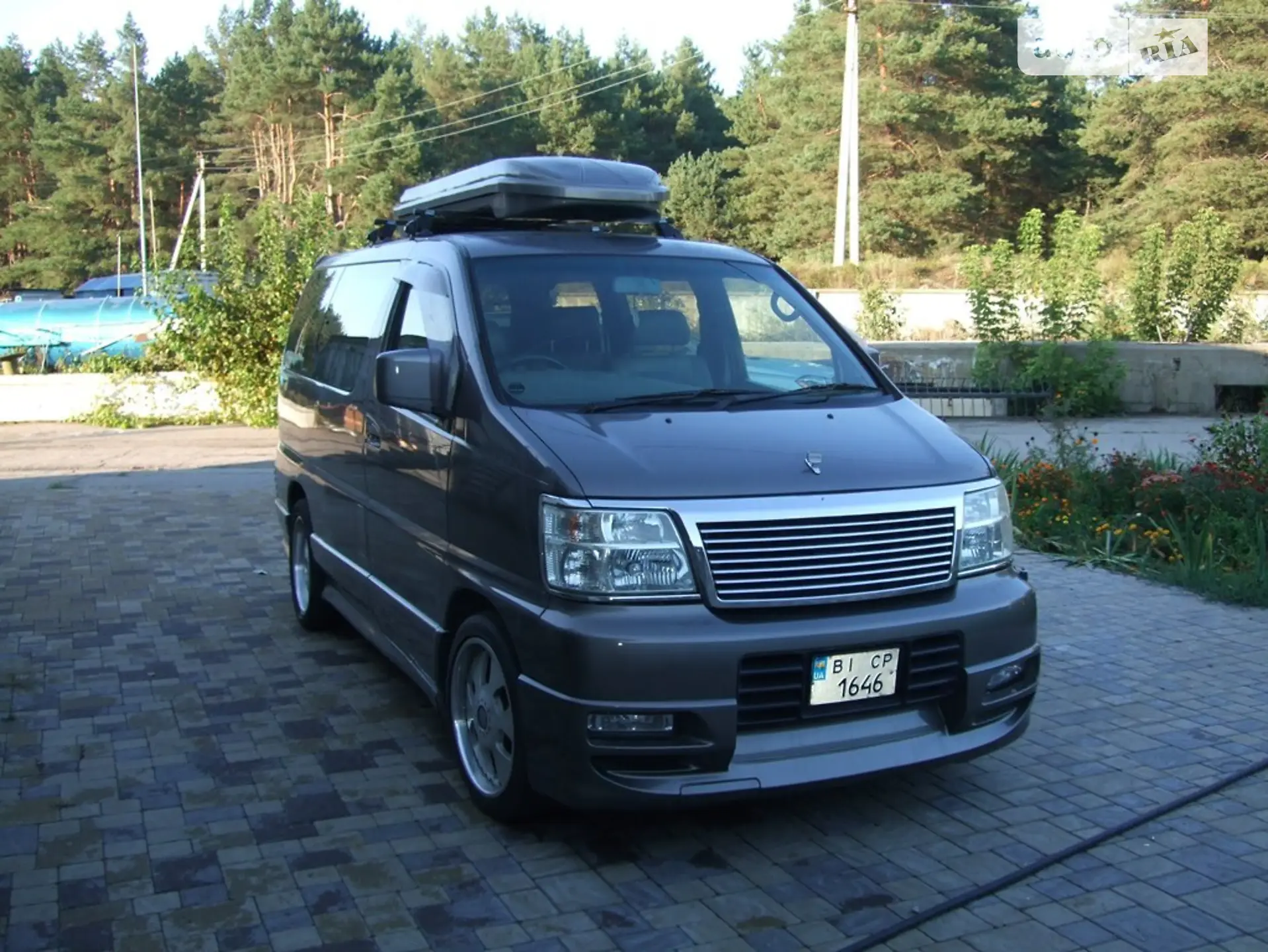 Nissan Elgrand, 1998