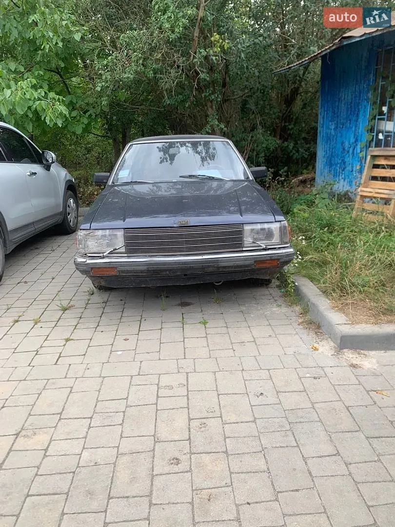 Nissan Laurel, 1985