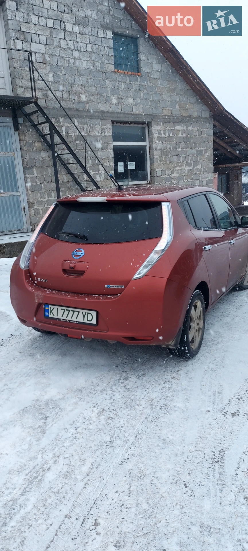 Nissan Leaf, 2011