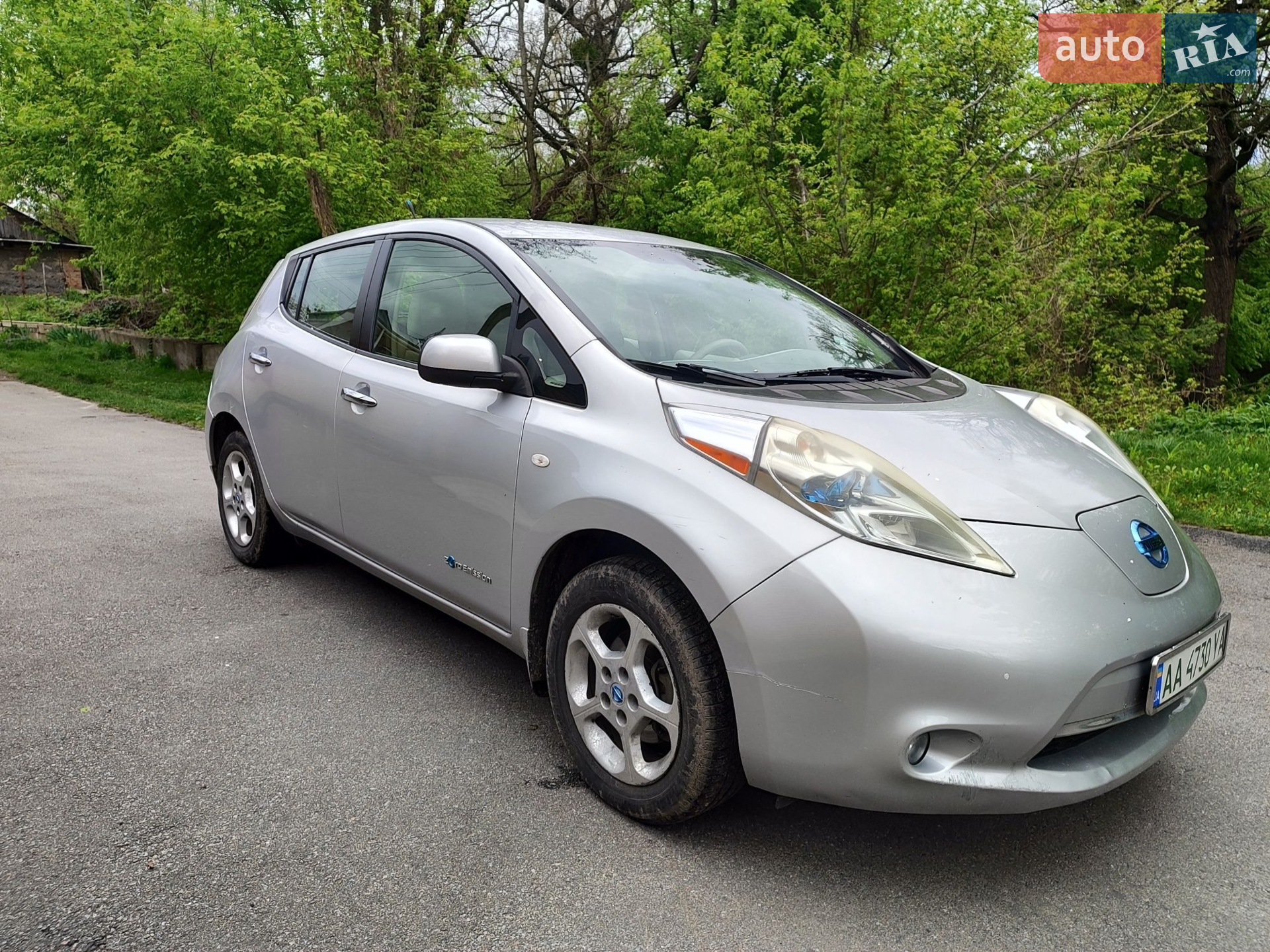 Nissan Leaf, 2011