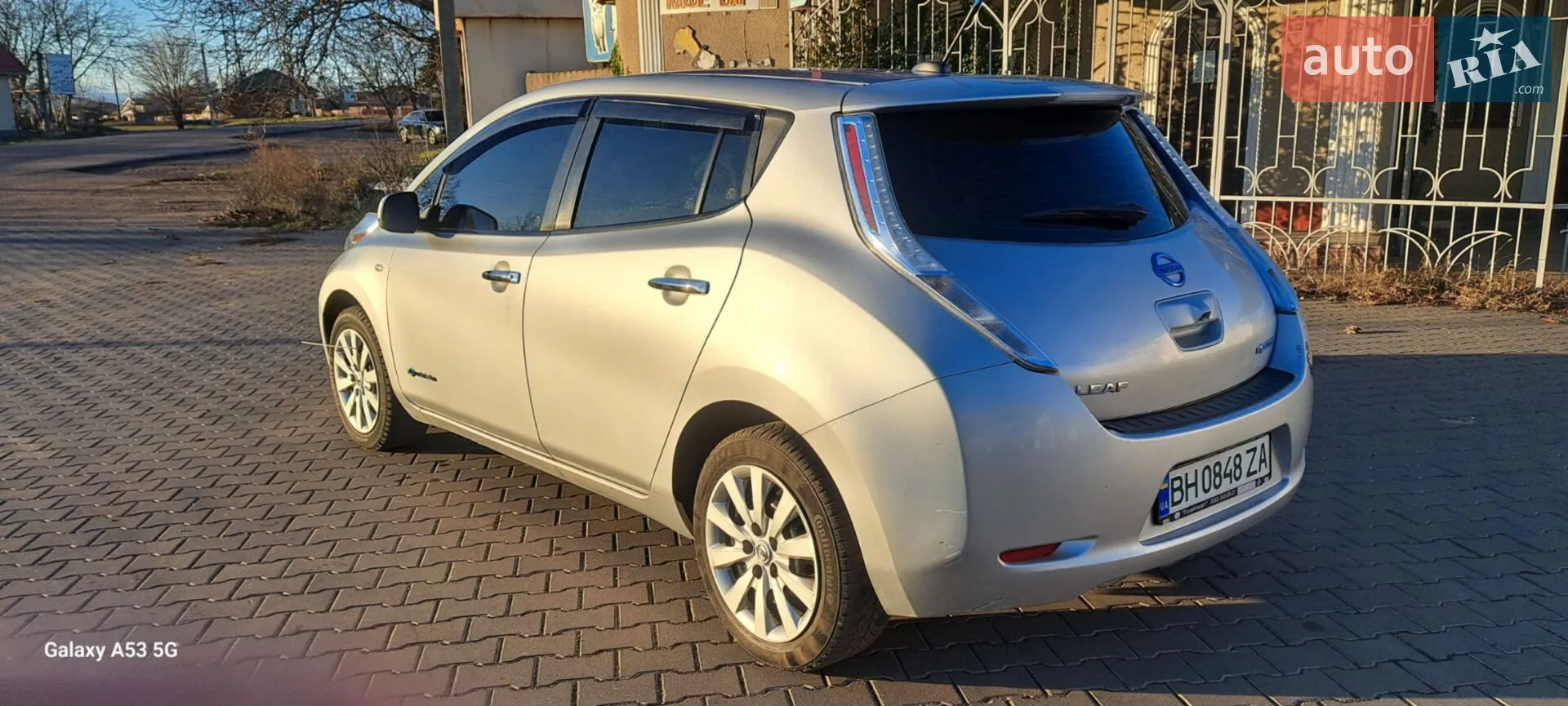 Nissan Leaf, 2011