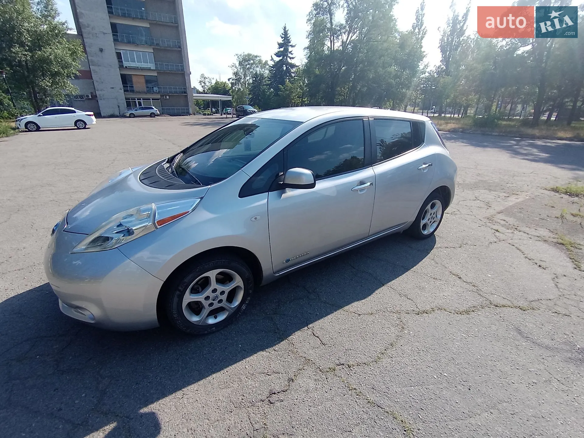 Nissan Leaf, 2011