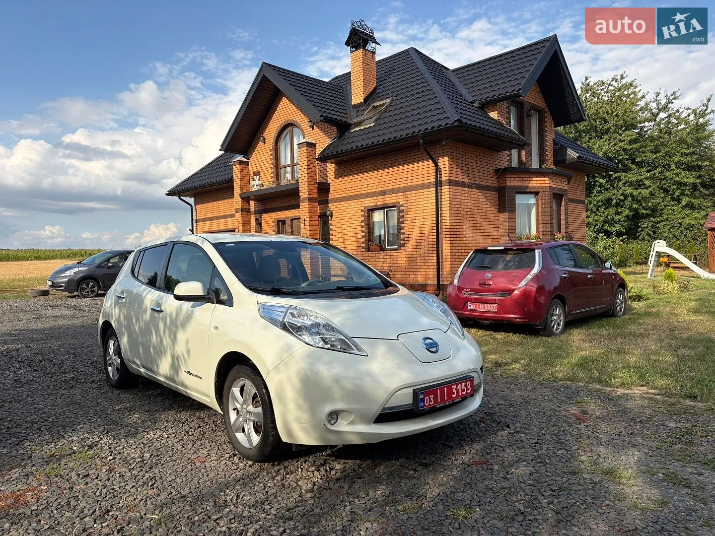 Nissan Leaf, 2011