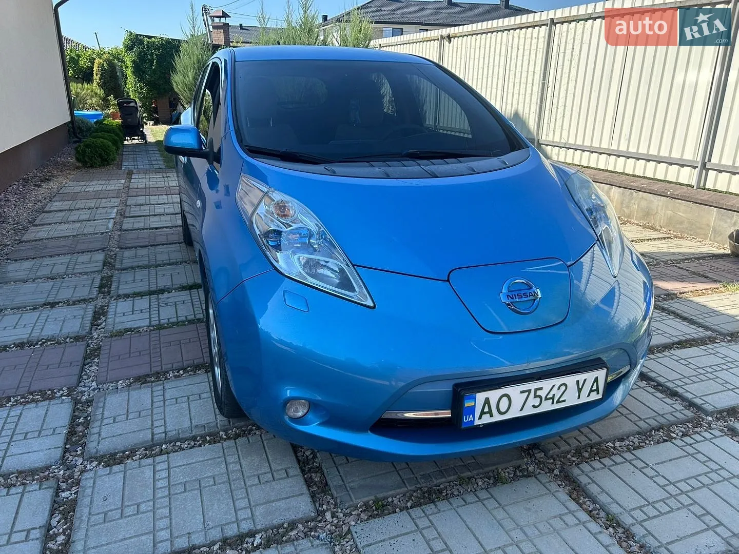 Nissan Leaf, 2011