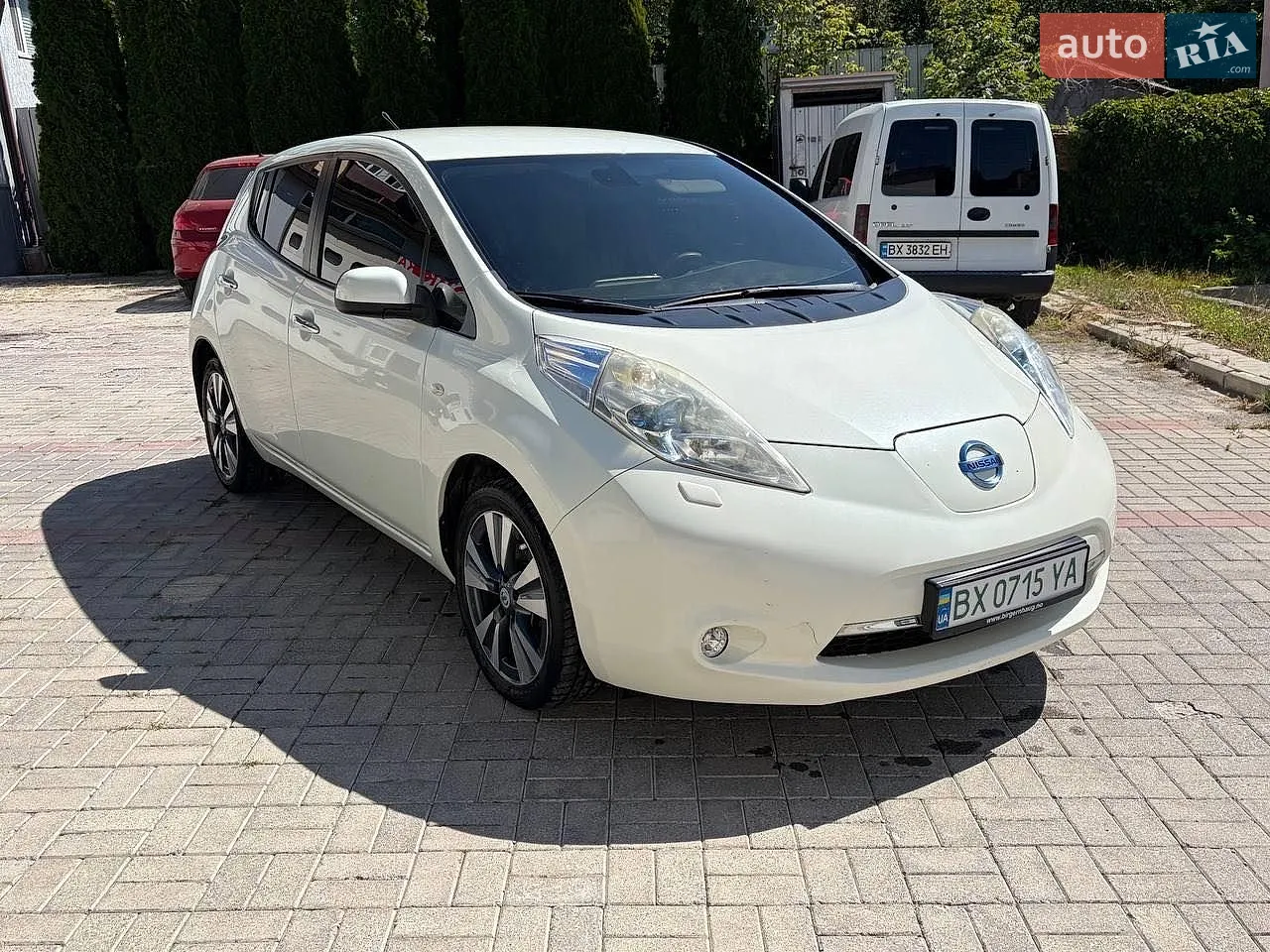 Nissan Leaf, 2011