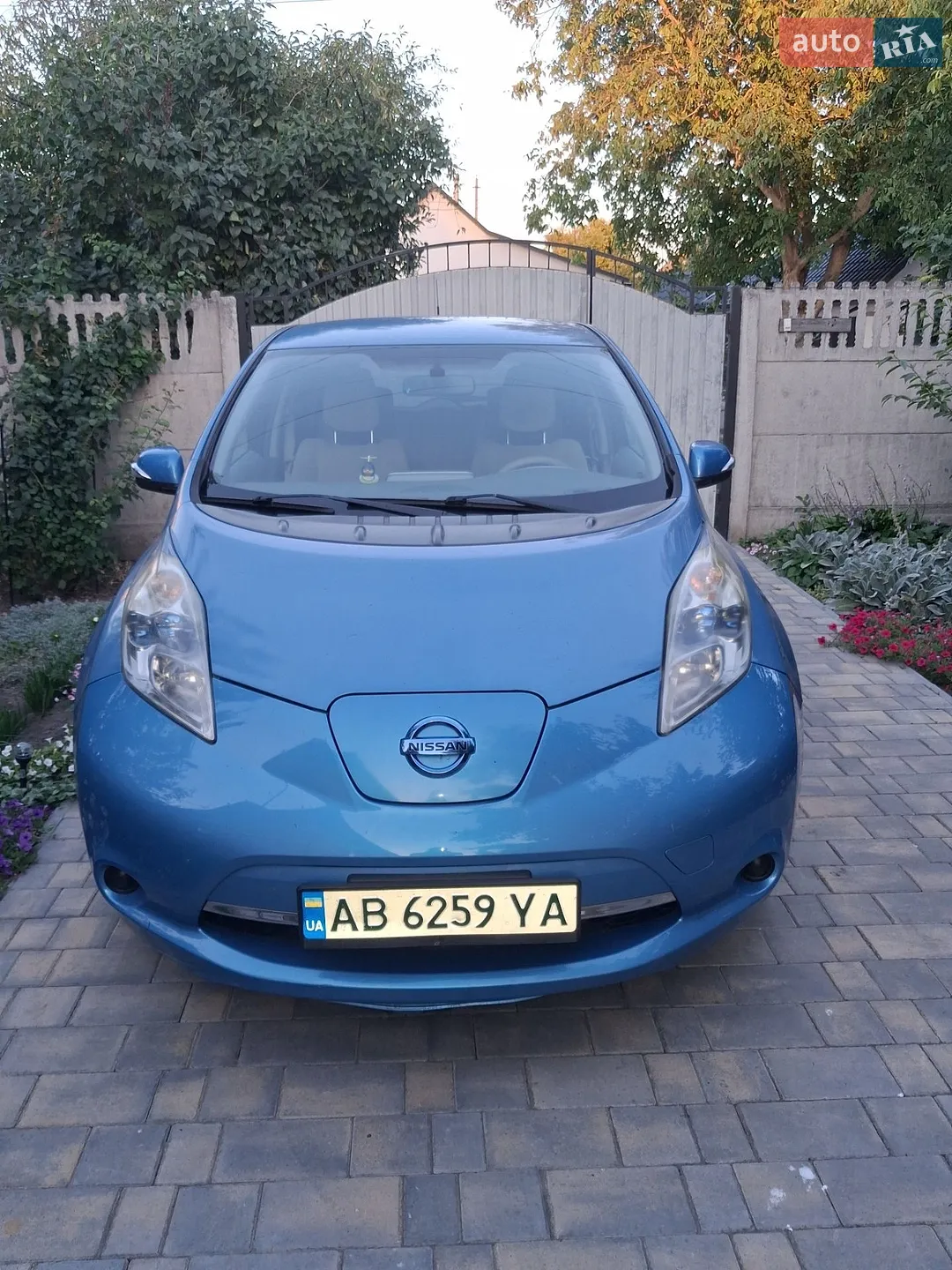 Nissan Leaf 2011 — 1