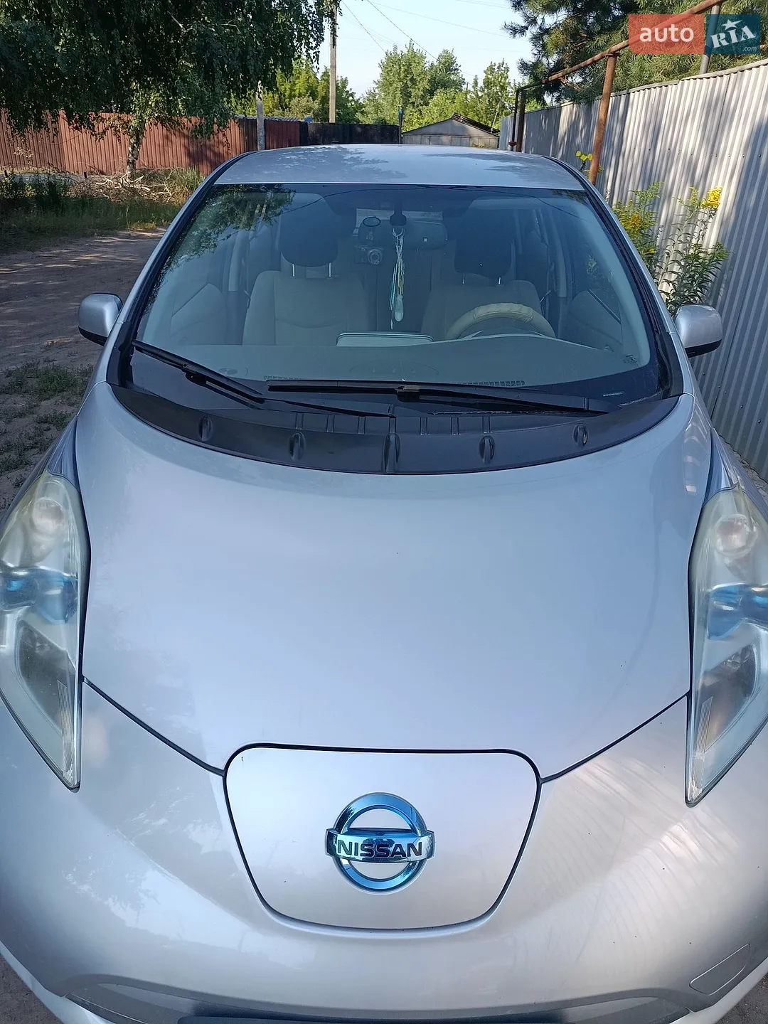 Nissan Leaf, 2011