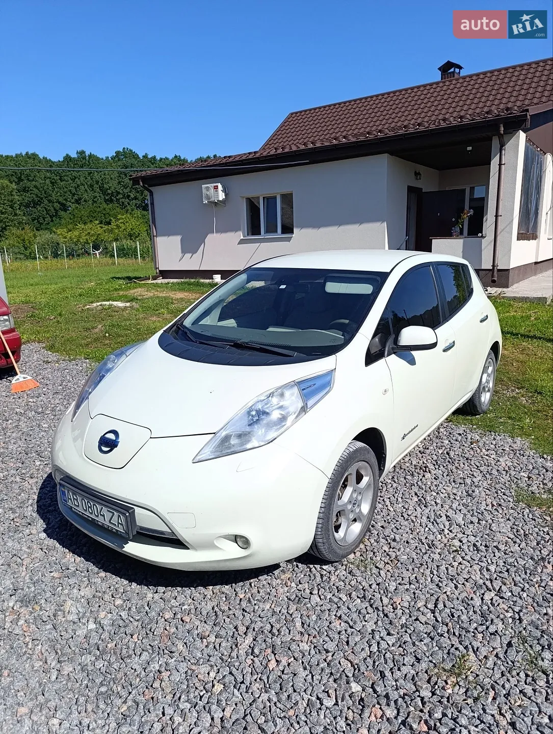 Nissan Leaf, 2011