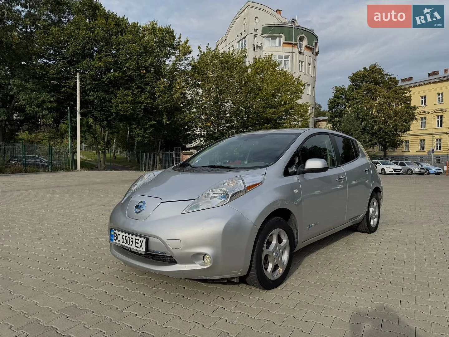 Nissan Leaf, 2011