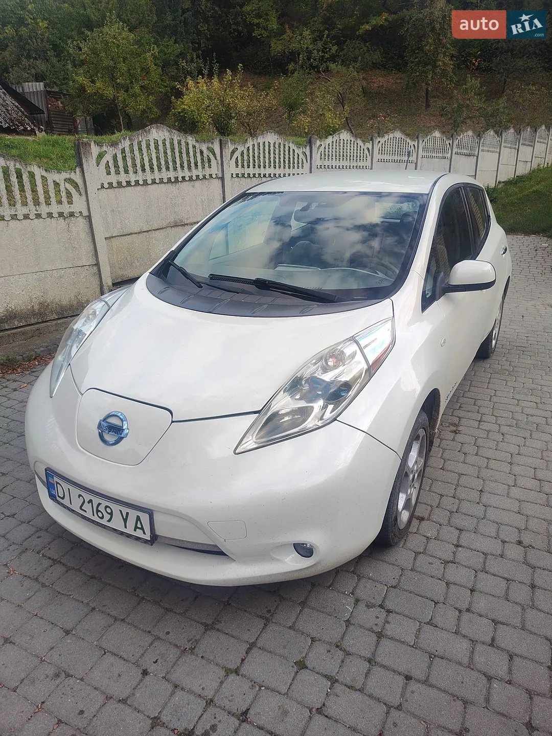 Nissan Leaf, 2011