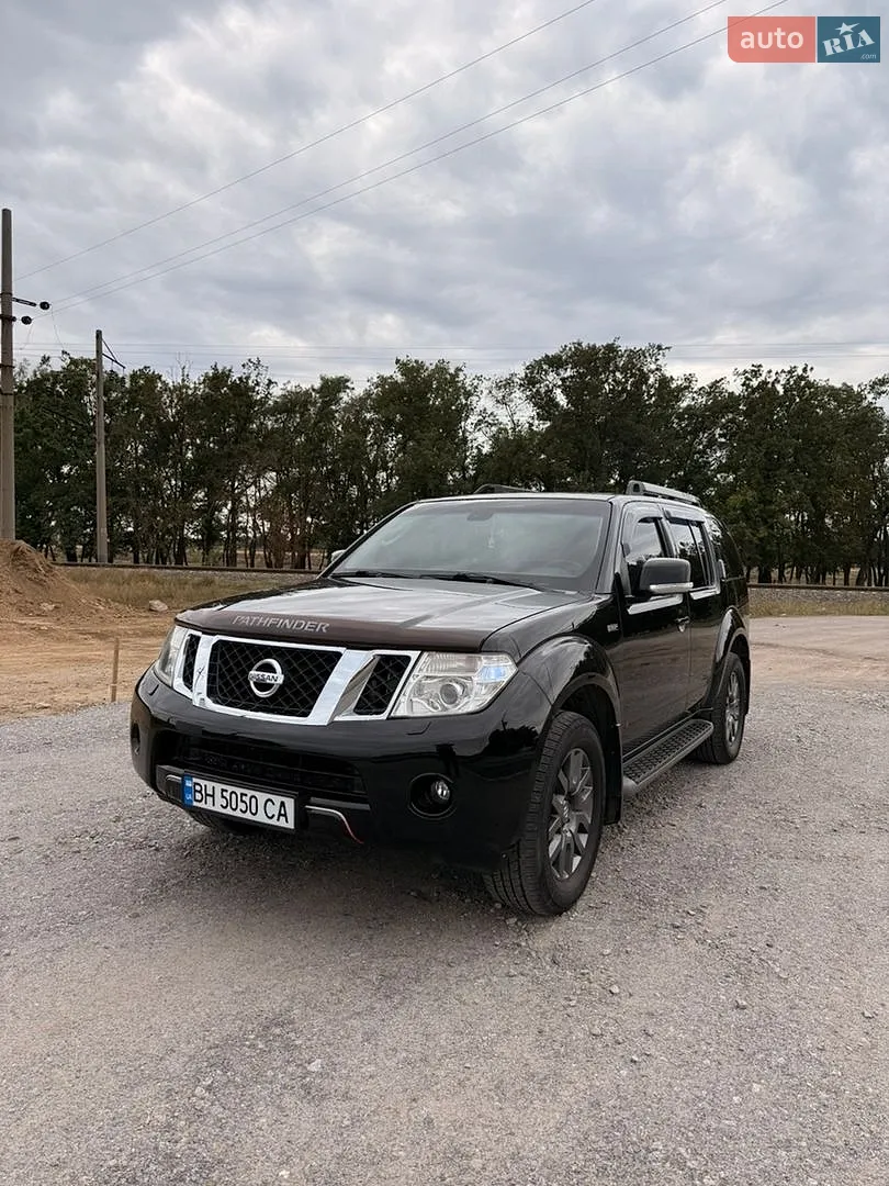 Nissan Pathfinder, 2011