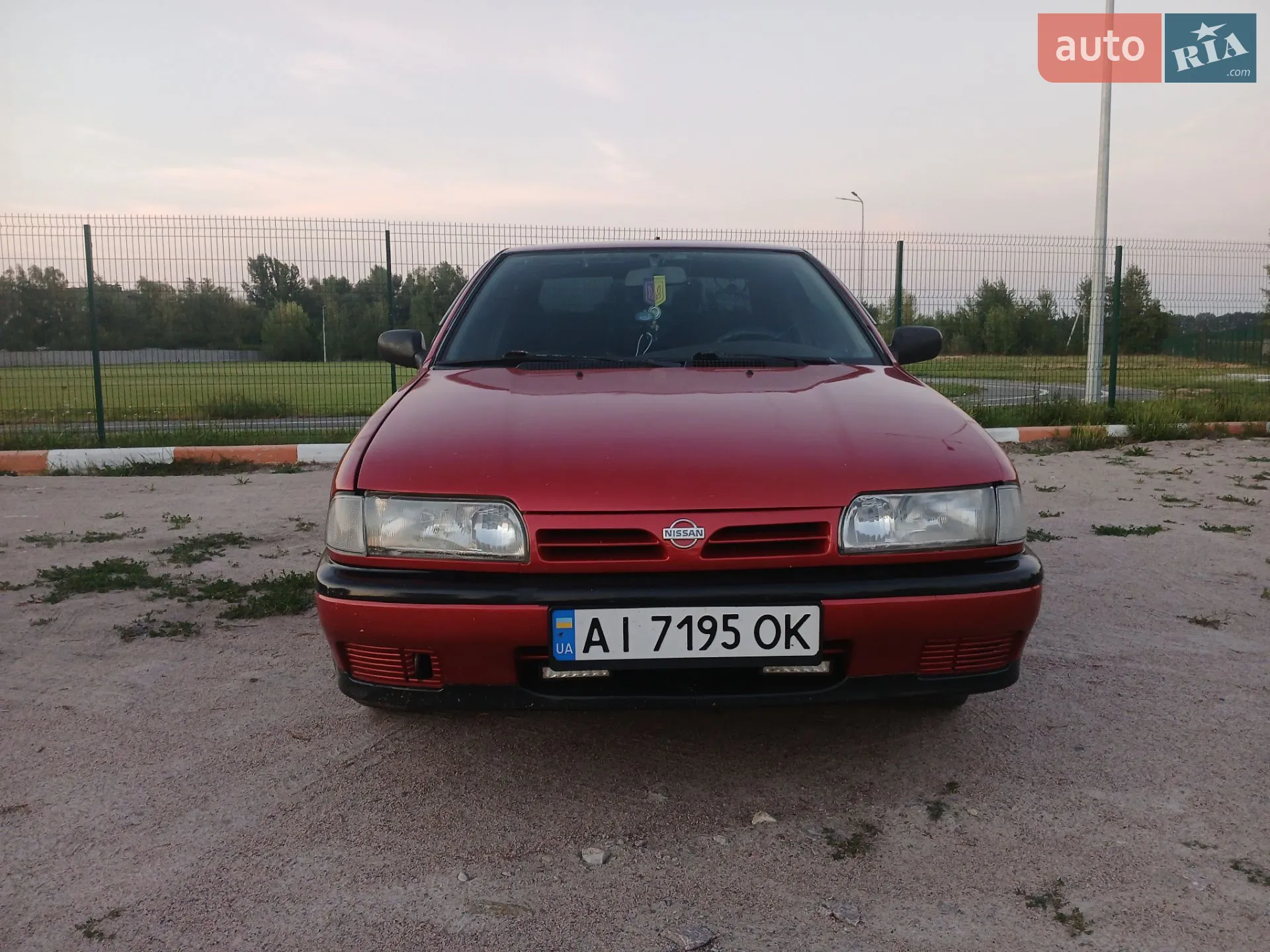 Nissan Primera, 1990