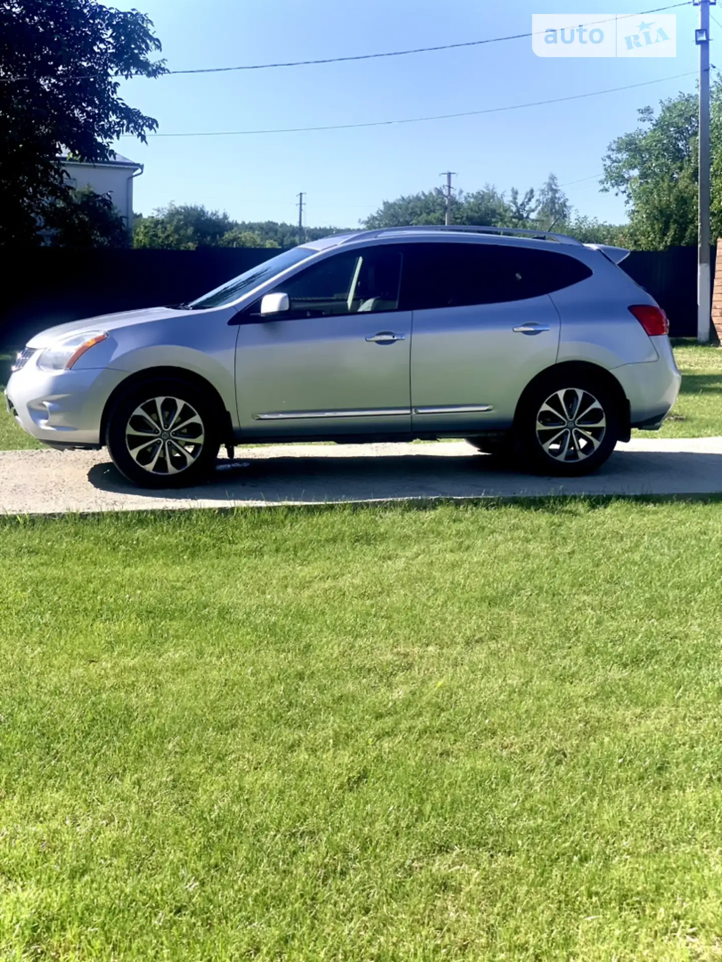 Nissan Rogue, 2011