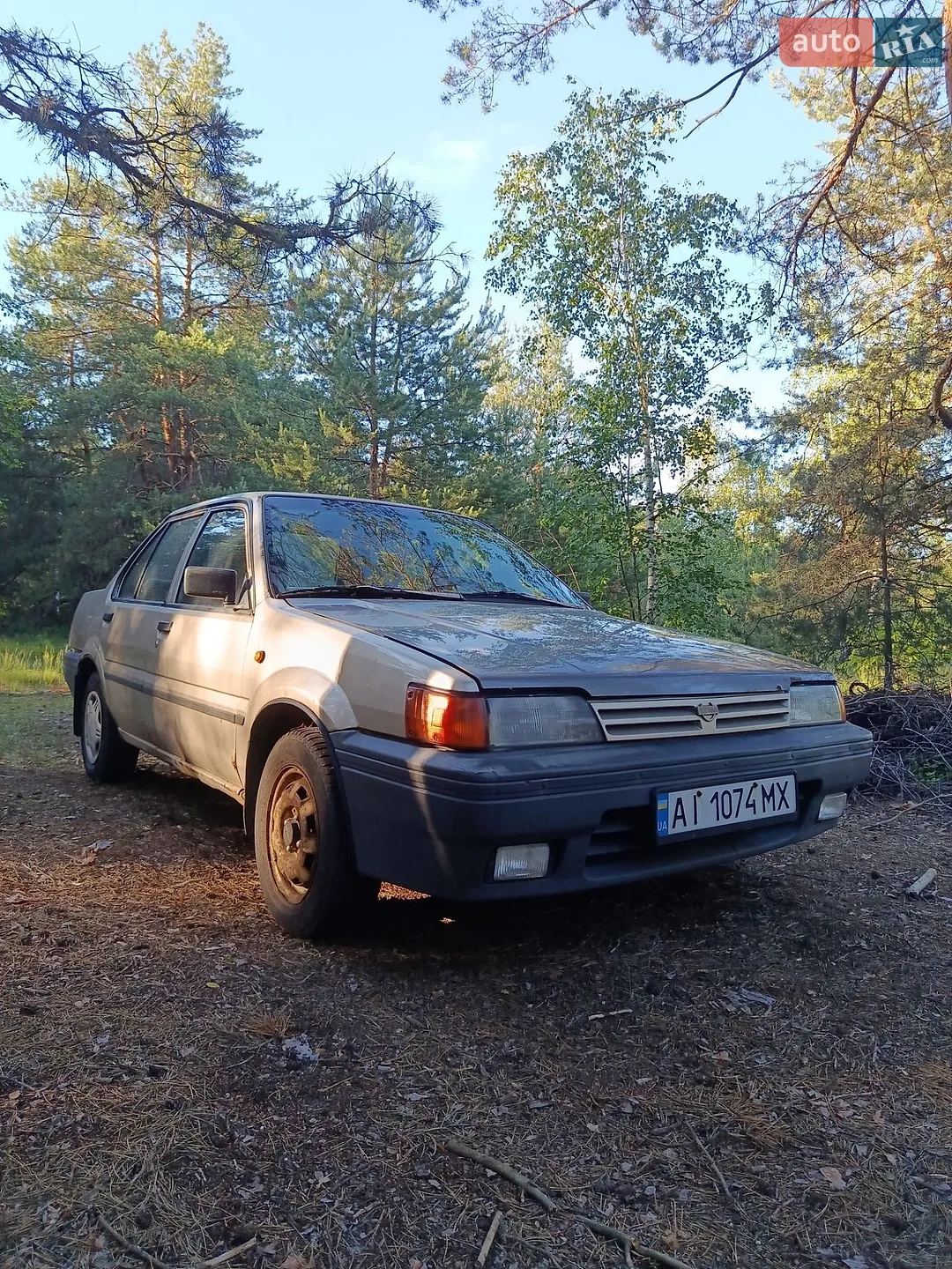 Nissan Sunny, 1990