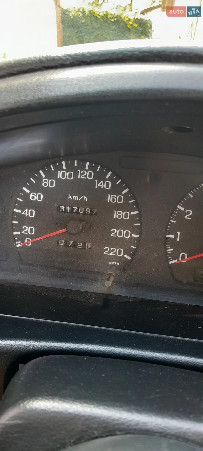 Nissan Sunny, 1994