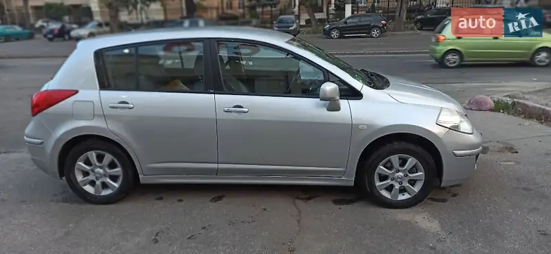 Nissan TIIDA, 2008