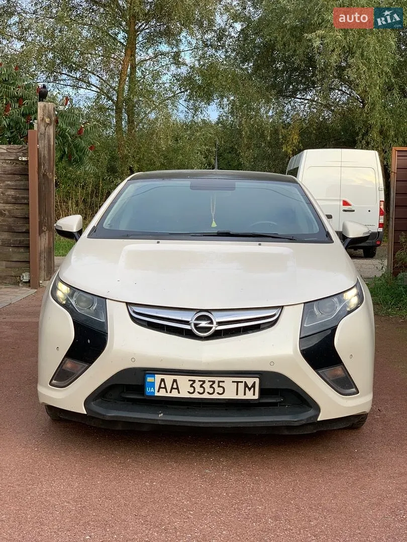 Opel Ampera, 2012